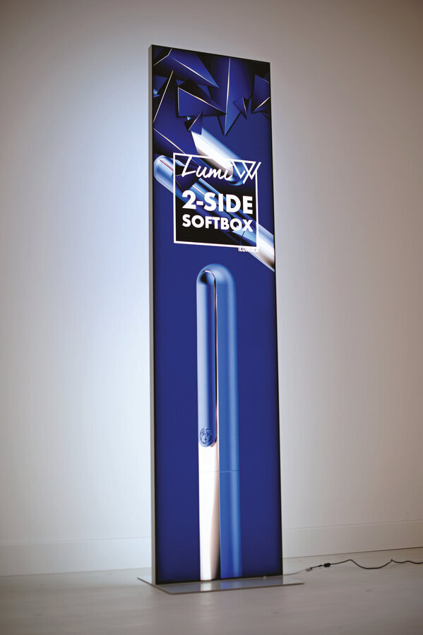 Zalety podświetlanych rollupów wolno stojących: Jak przyciągnąć uwagę klientów?